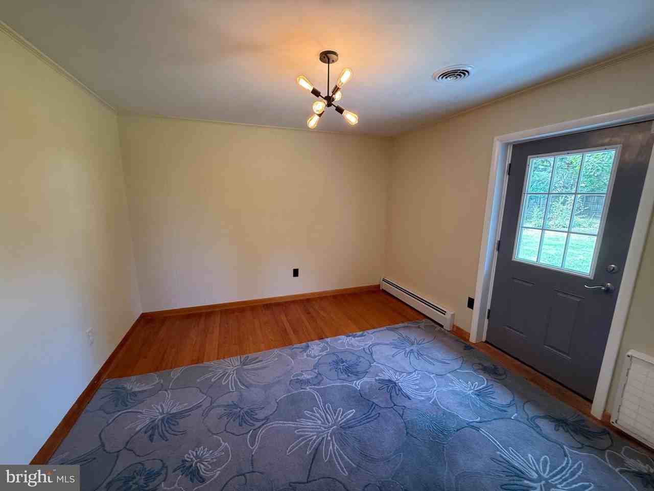 1042 S Carroll St - Photo 7 of 43