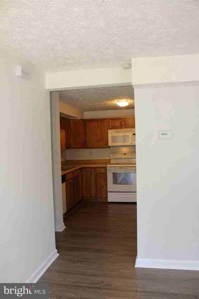 1102 Valen Ct - Photo 4 of 19