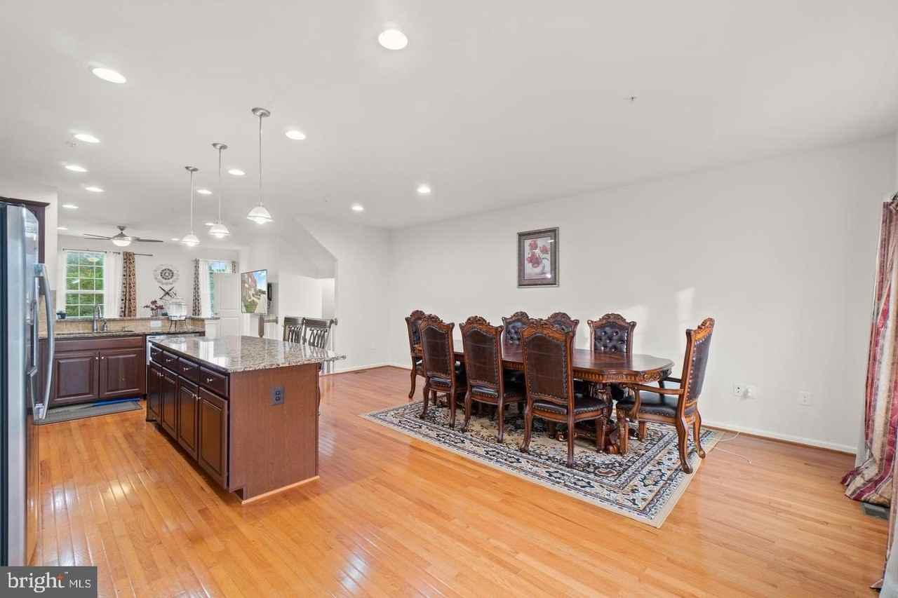 8056 Locust Mill St - Photo 6 of 24