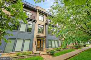 featured image of 5307 Merriam St