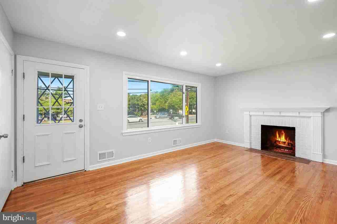 11309 Cherry Hill Rd - Photo 5 of 30