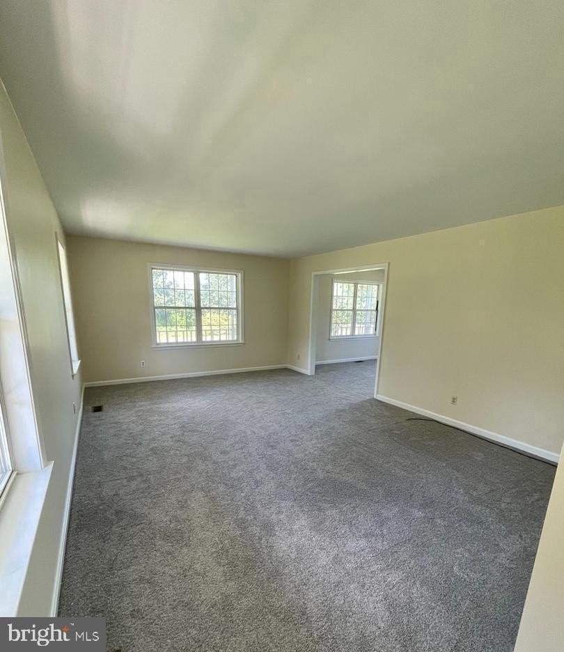 22078 Indian Bridge Rd - Photo 4 of 23