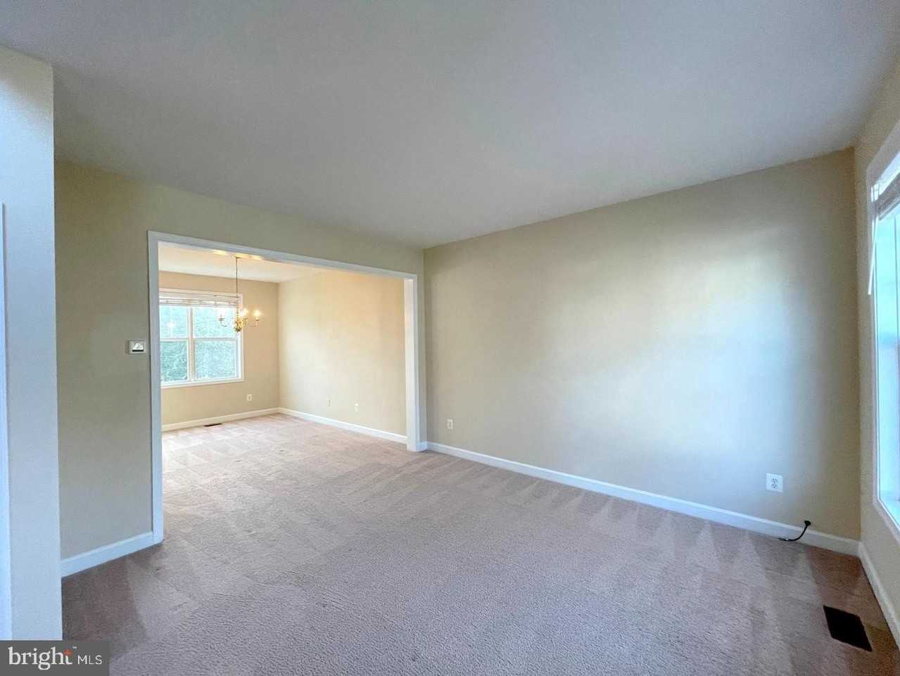 41555 Singletree Dr - Photo 4 of 35