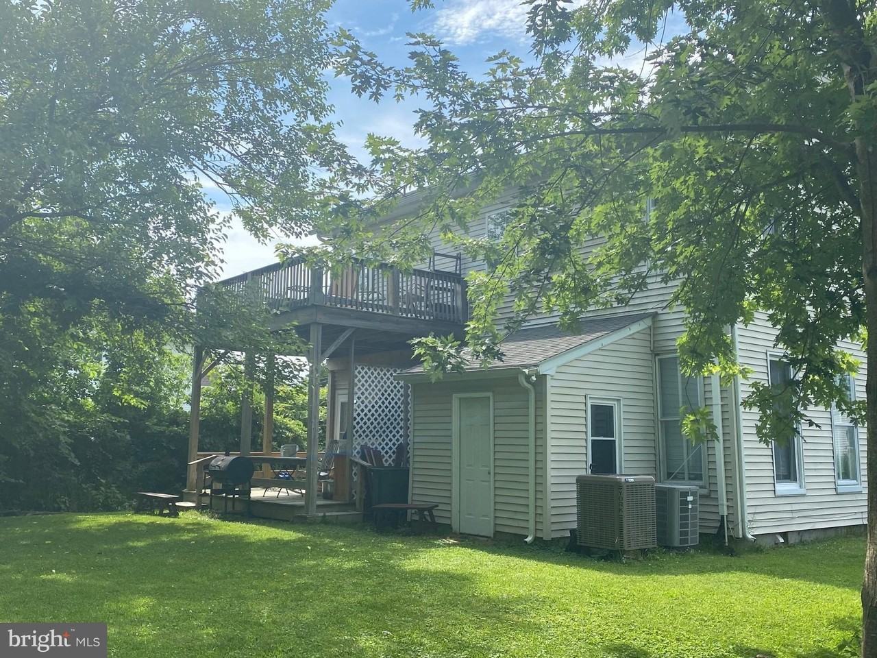 205 Railroad Ave #A - Photo 2 of 10