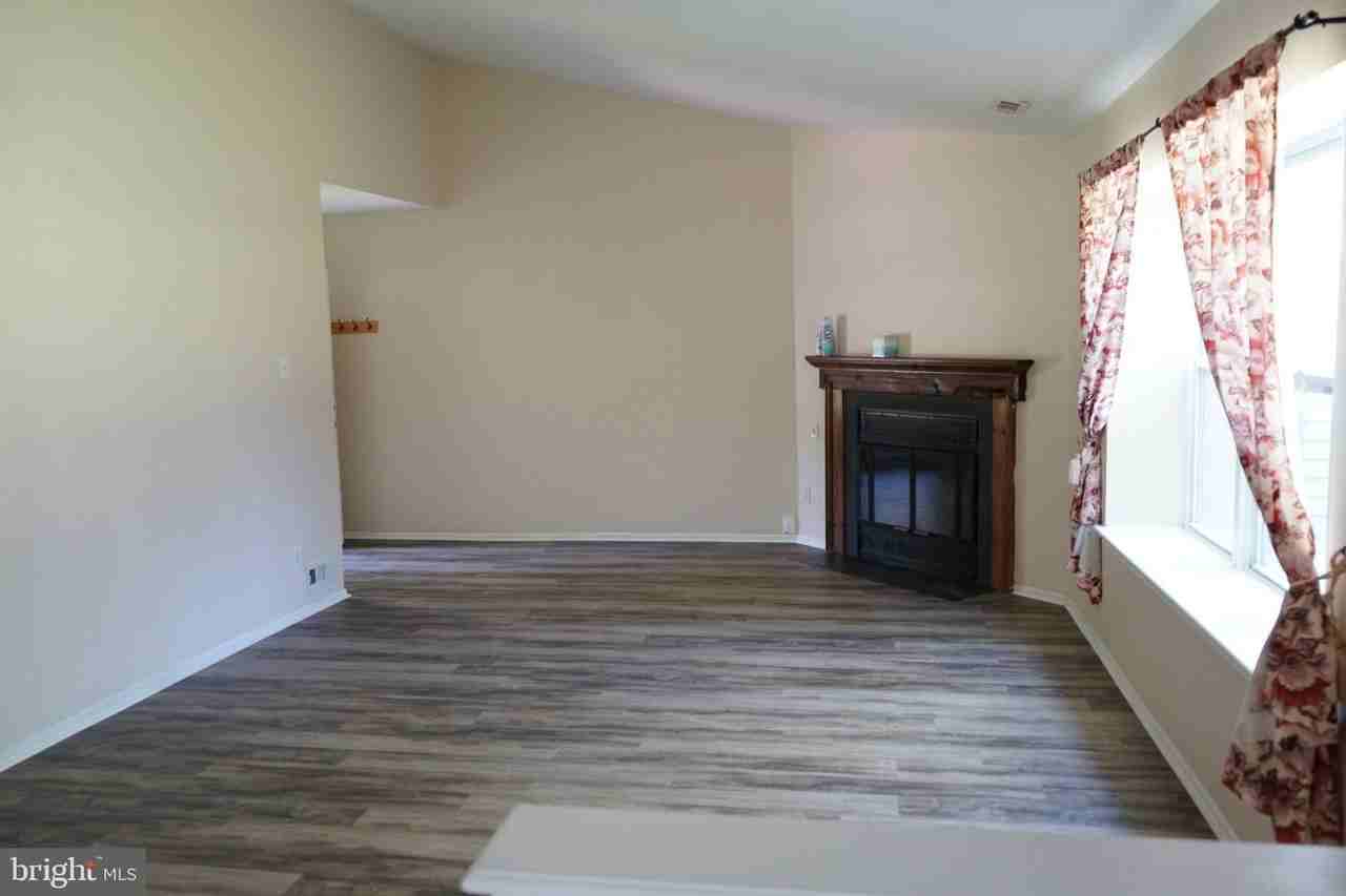 906 Roberts Ln - Photo 4 of 10