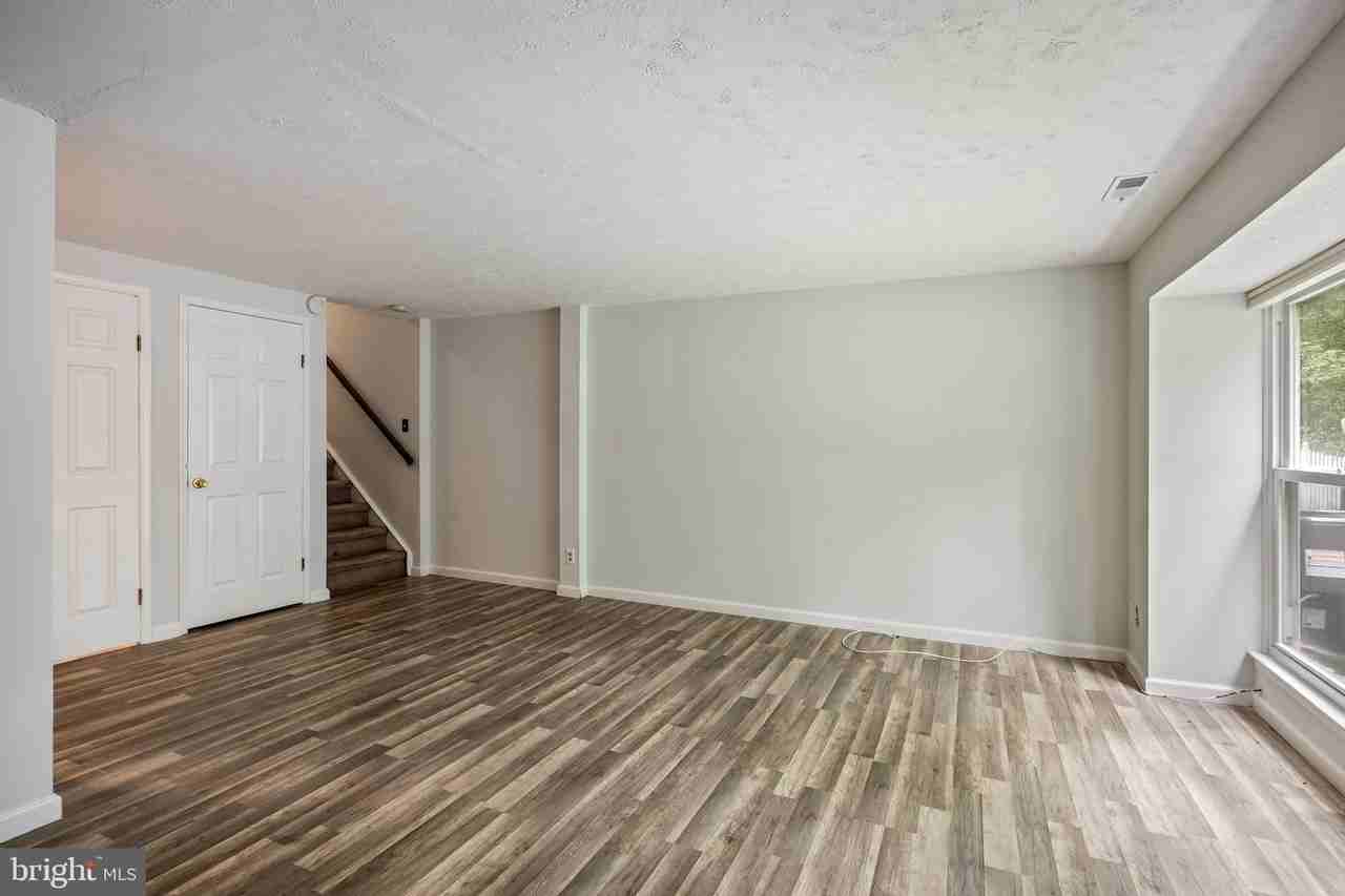 2504 Greenwood Dr - Photo 3 of 26
