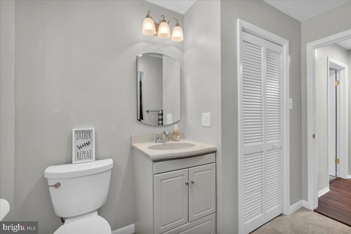 915 SILVER Court - Photo 2 of 13