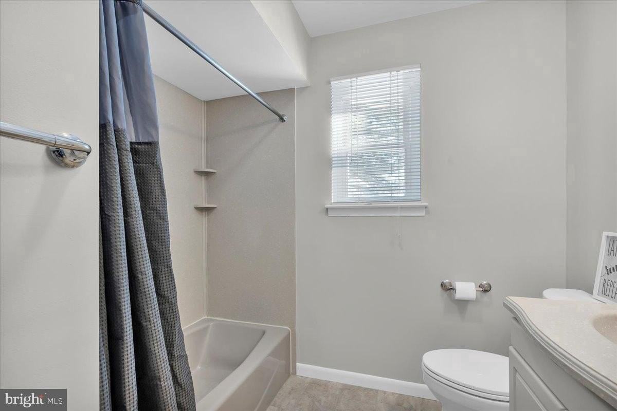 915 SILVER Court - Photo 3 of 13