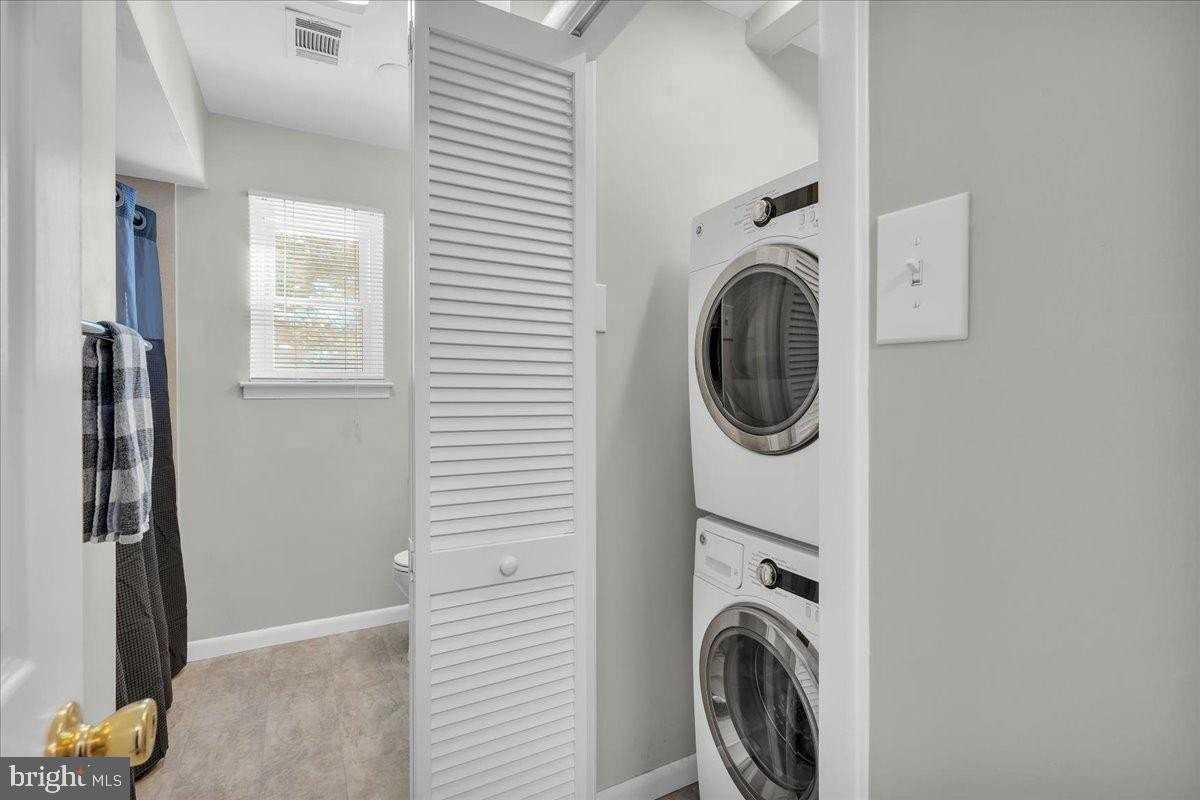 915 SILVER Court - Photo 4 of 13