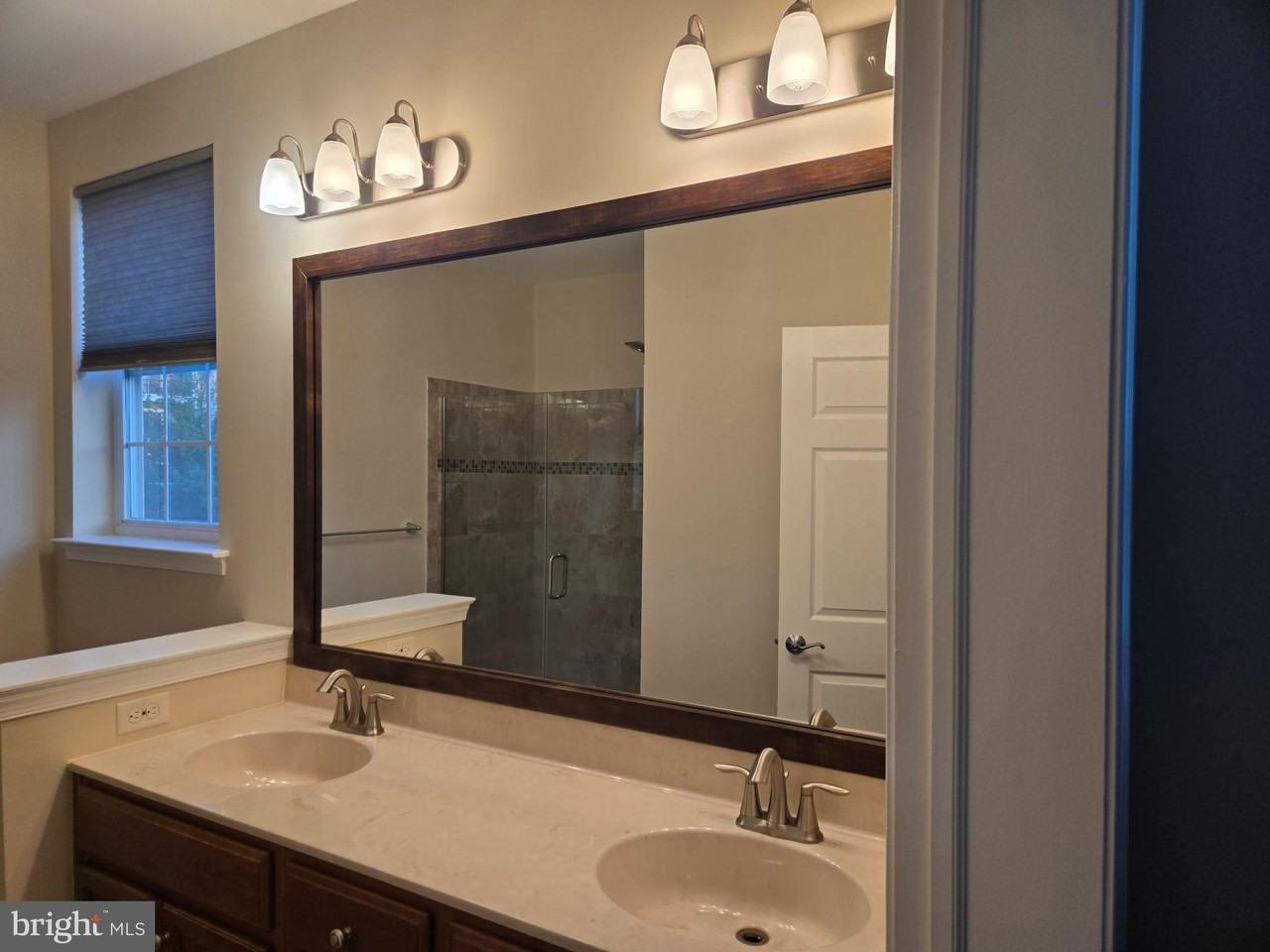 1128 Halifax Pl - Photo 5 of 11