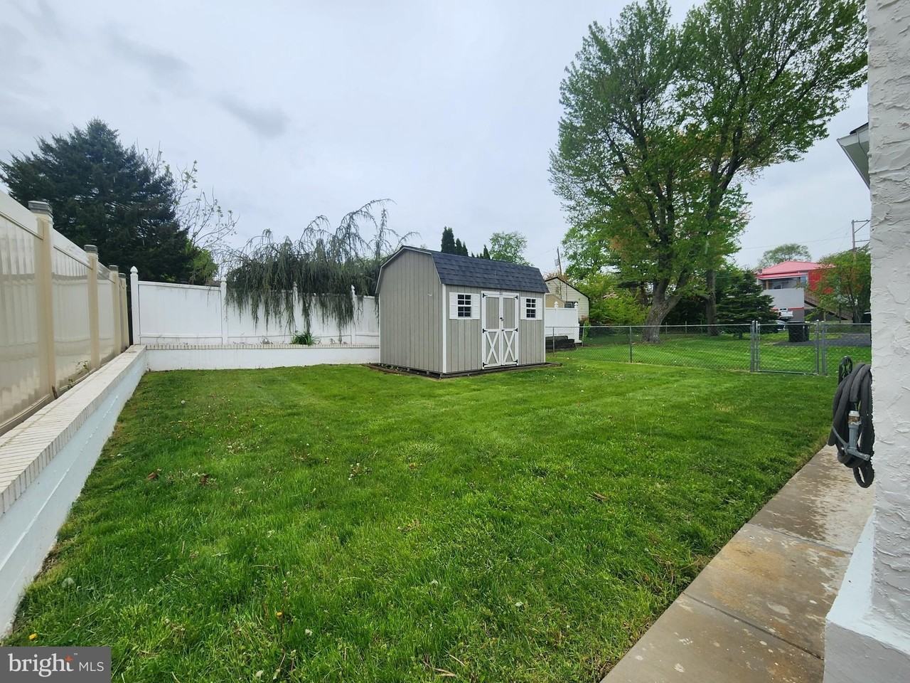 4435 Somers Ave - Photo 3 of 28