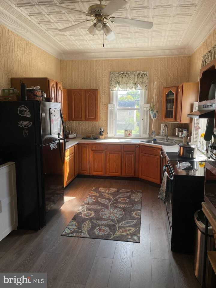 109 S Main St #3 - Photo 5 of 21