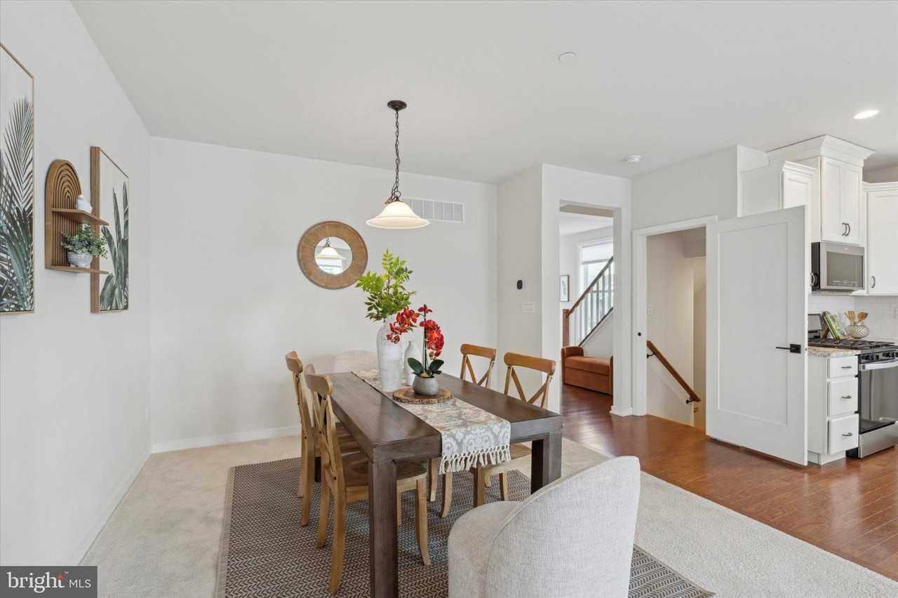 141 Junction Rd - Photo 6 of 50