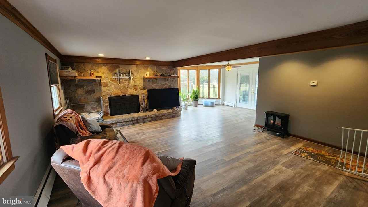 1239 Limekiln Pike - Photo 2 of 15