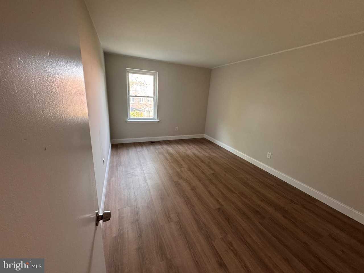 12086 Abby Rd #1stFL - Photo 5 of 10