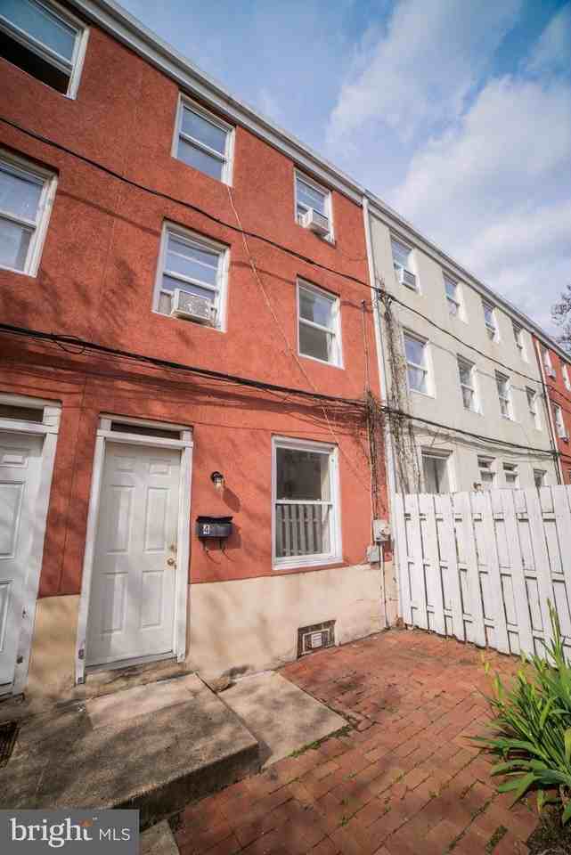 1305 N Lawrence St #6 - Photo 2 of 14