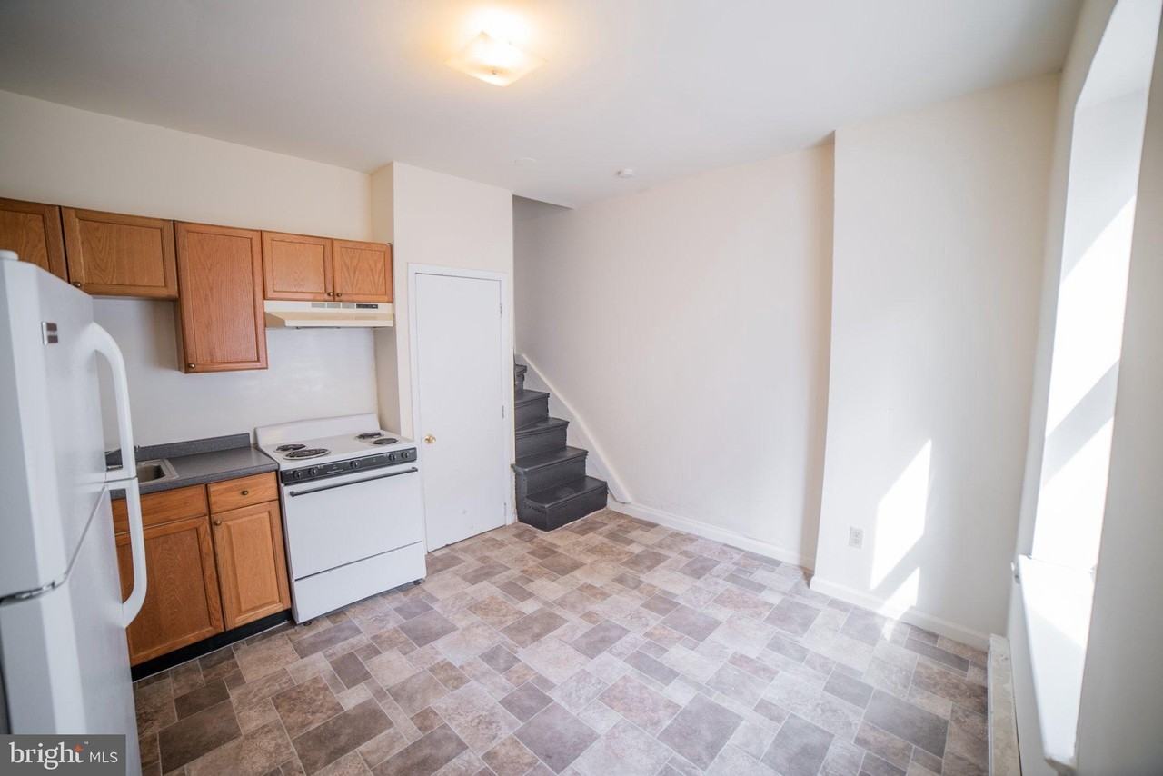 1305 N Lawrence St #6 - Photo 5 of 14