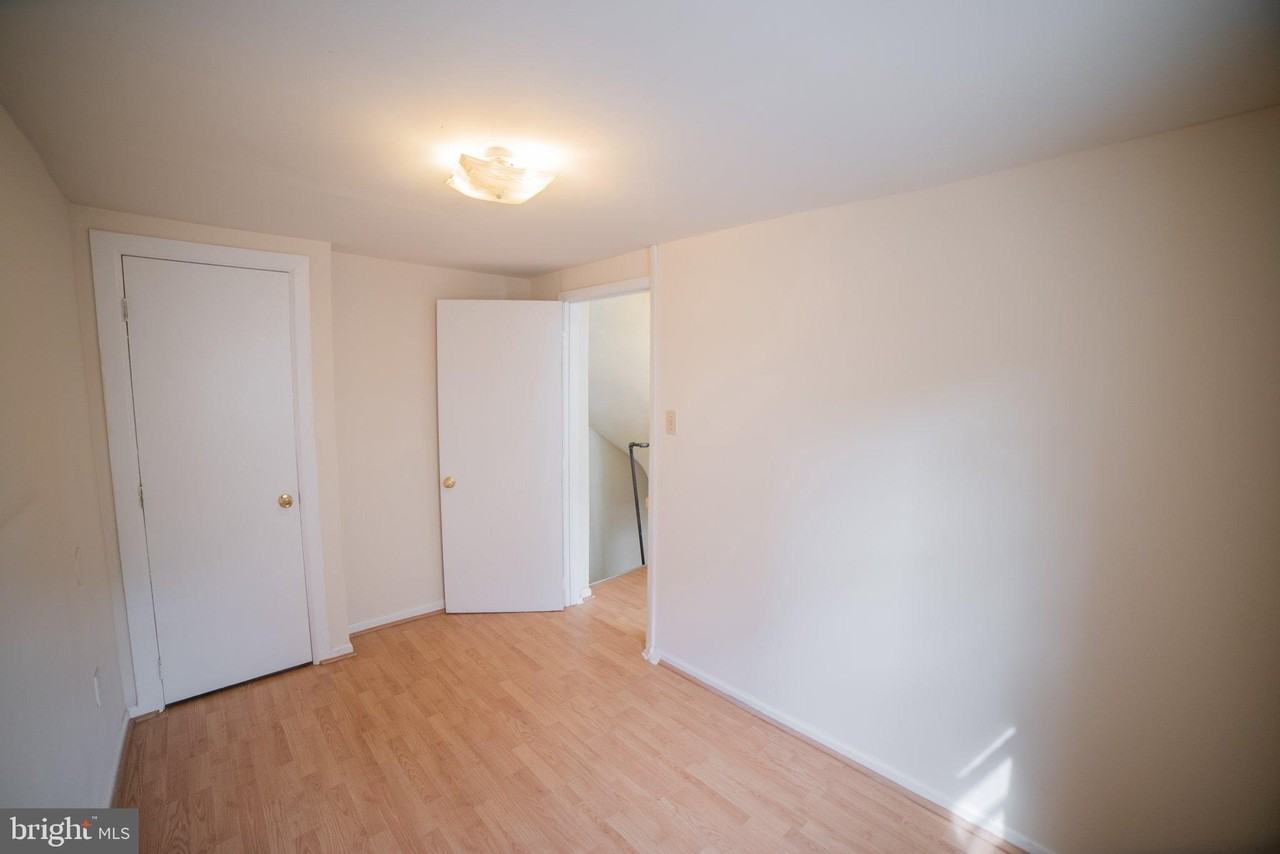 1305 N Lawrence St #6 - Photo 7 of 14