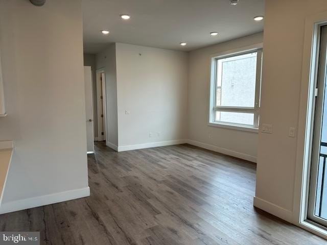 907 Leland St #3F - Photo 4 of 20