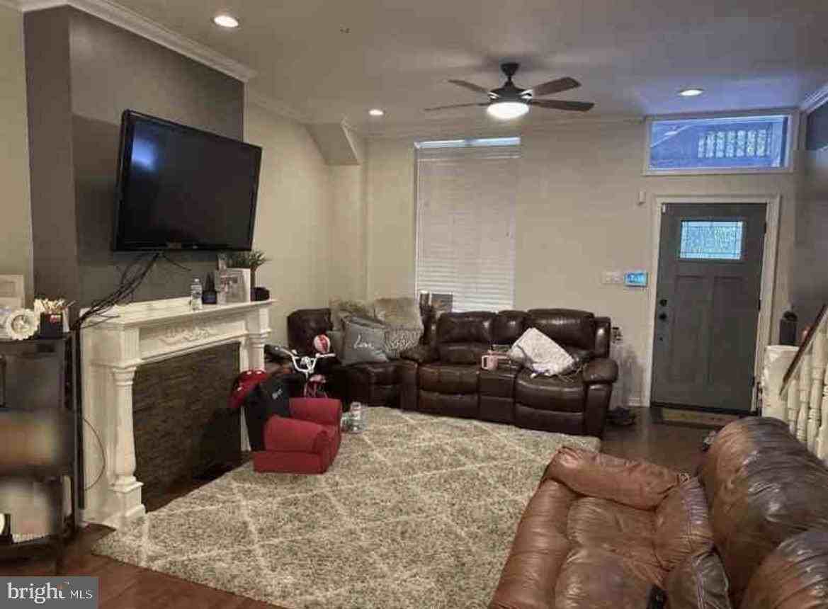 4145 Cambridge St - Photo 2 of 10