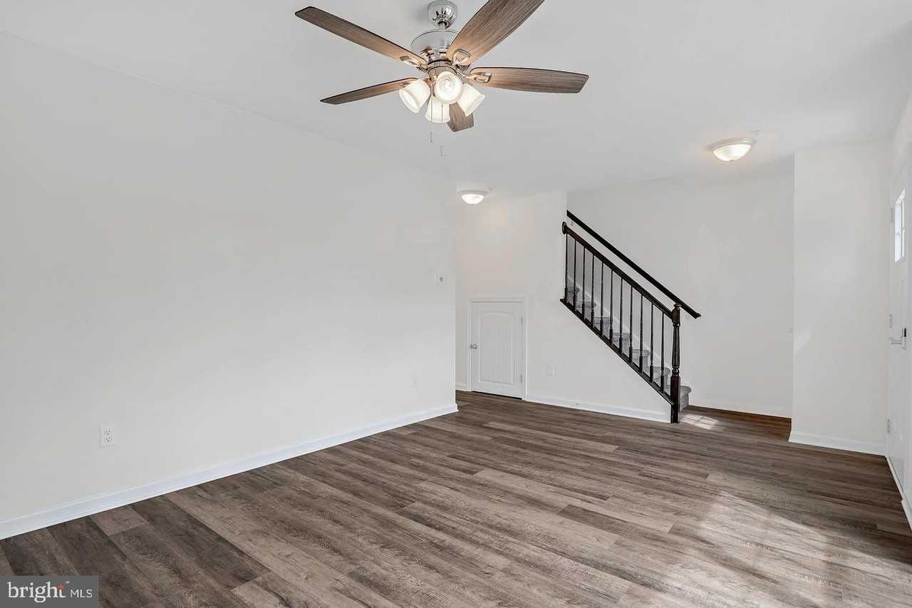 427 Valor Way - Photo 5 of 26