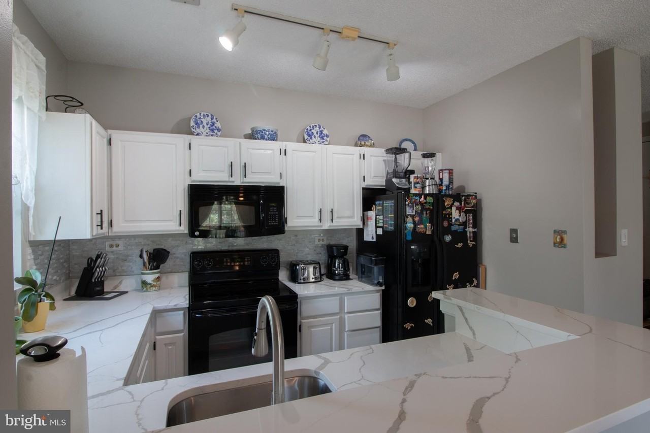 265 S Pickett St #301 - Photo 7 of 21