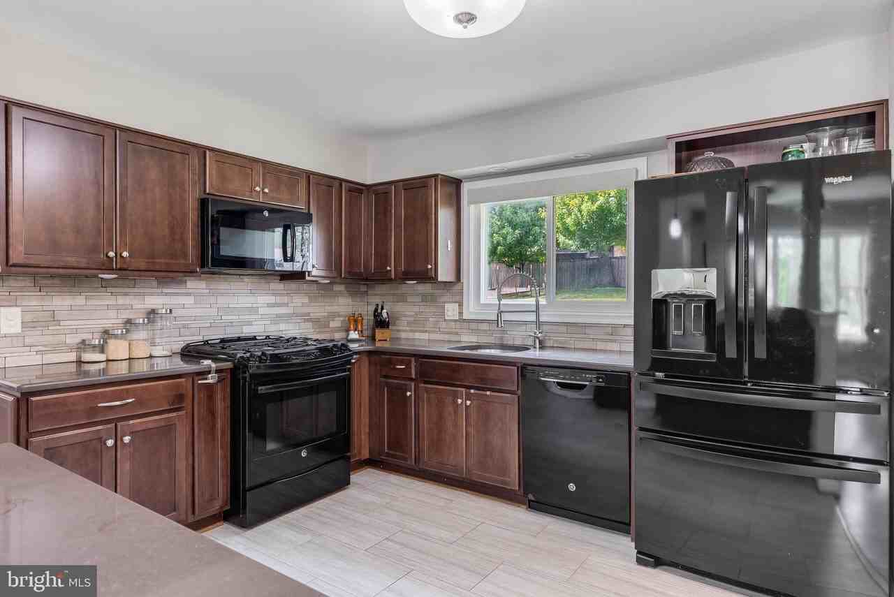 6006 Rivanna Dr - Photo 3 of 22