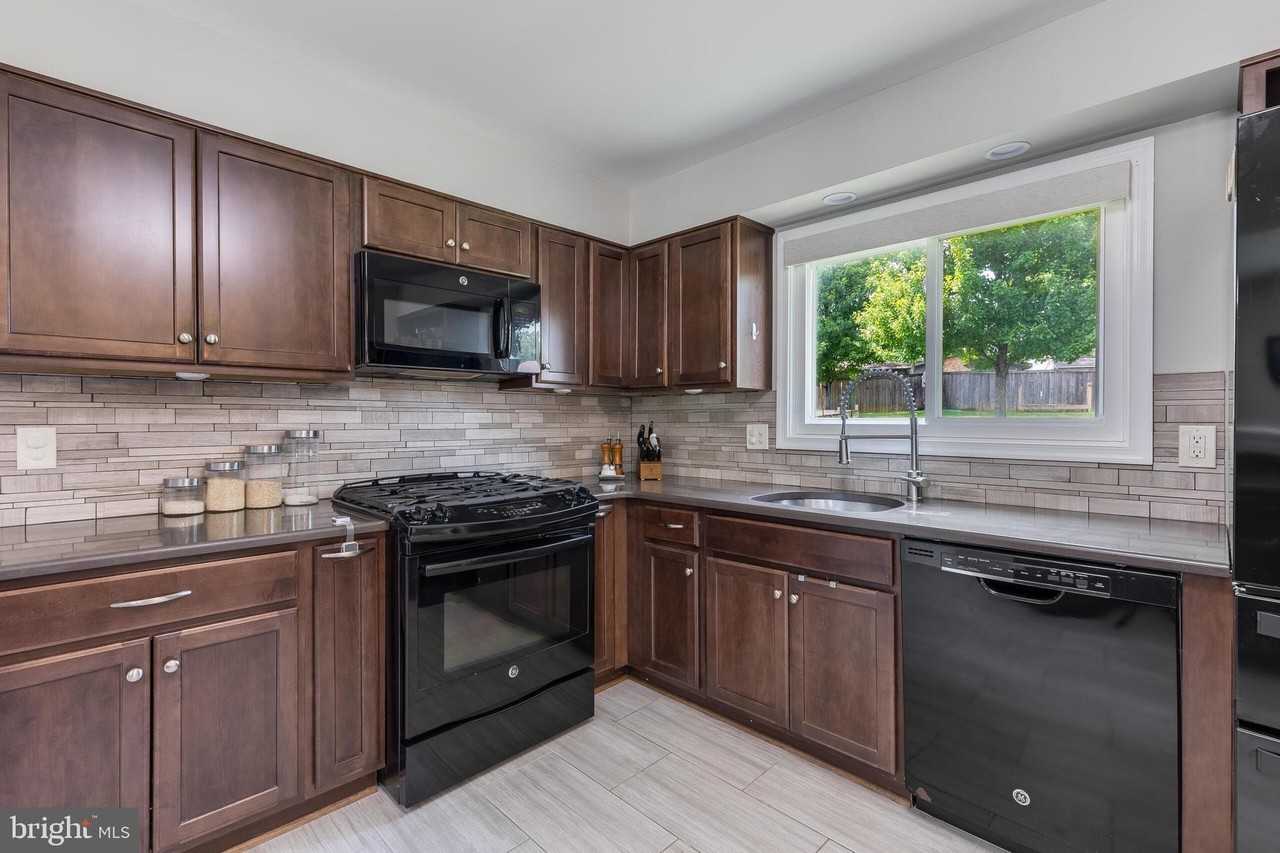 6006 Rivanna Dr - Photo 4 of 22