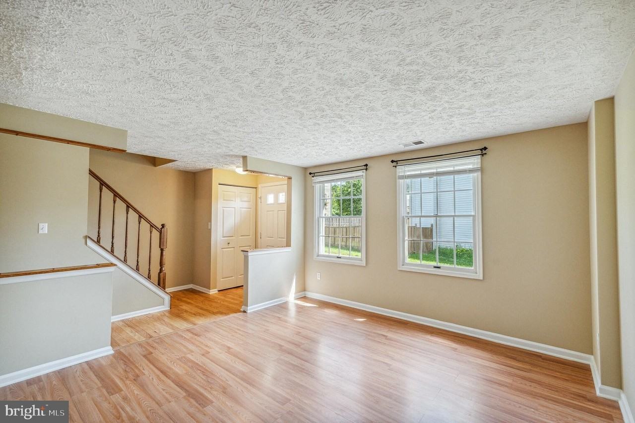 6302 Betsy Ross Ct - Photo 2 of 30