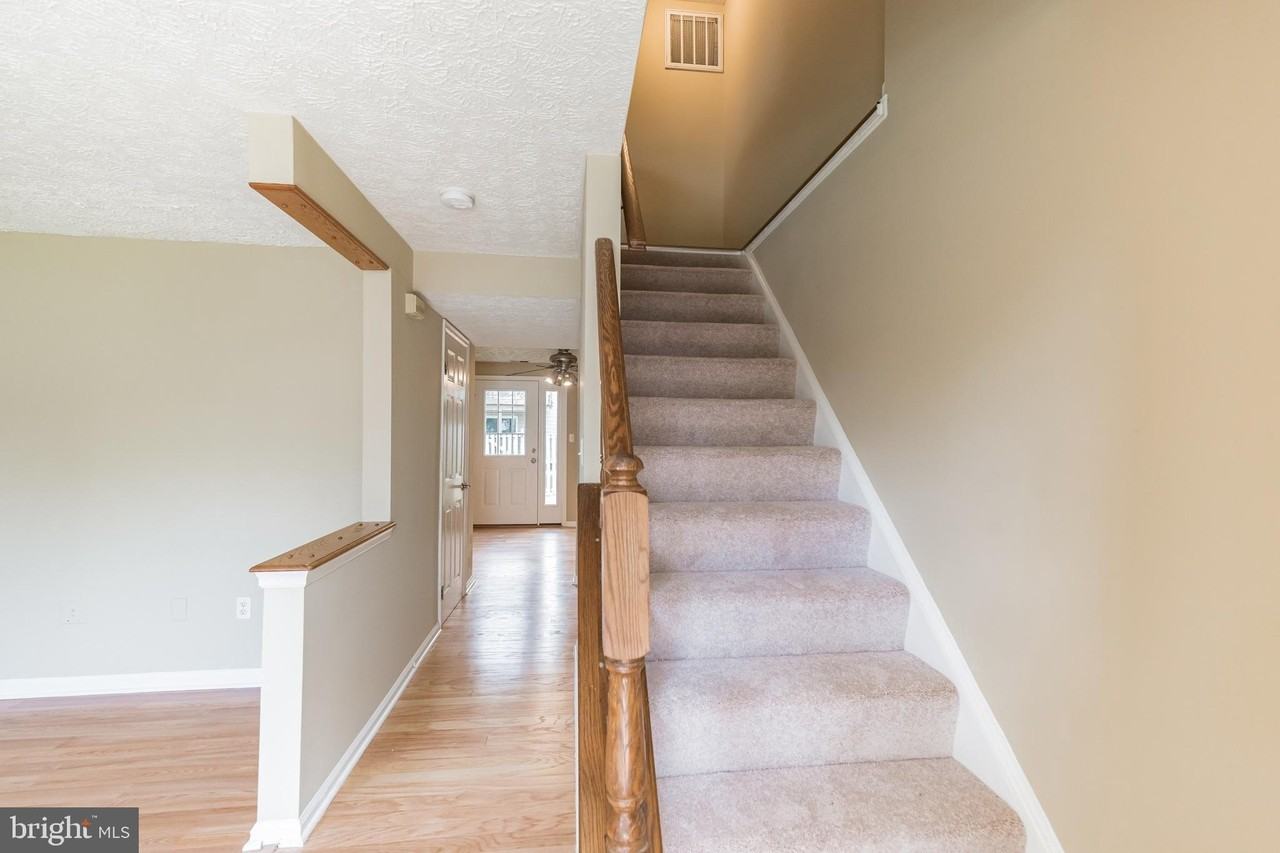 6302 Betsy Ross Ct - Photo 3 of 30