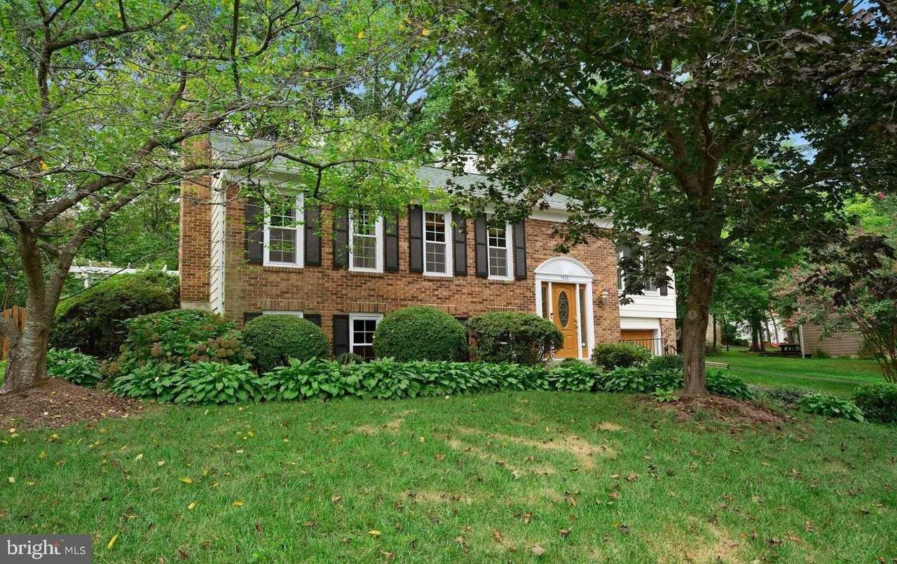 7620 Maritime Ln - Photo 2 of 33
