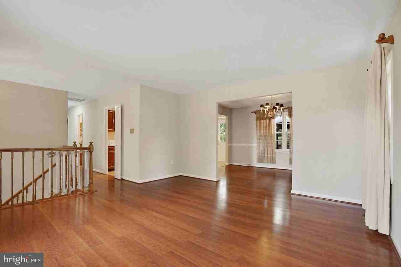 7620 Maritime Ln - Photo 6 of 33