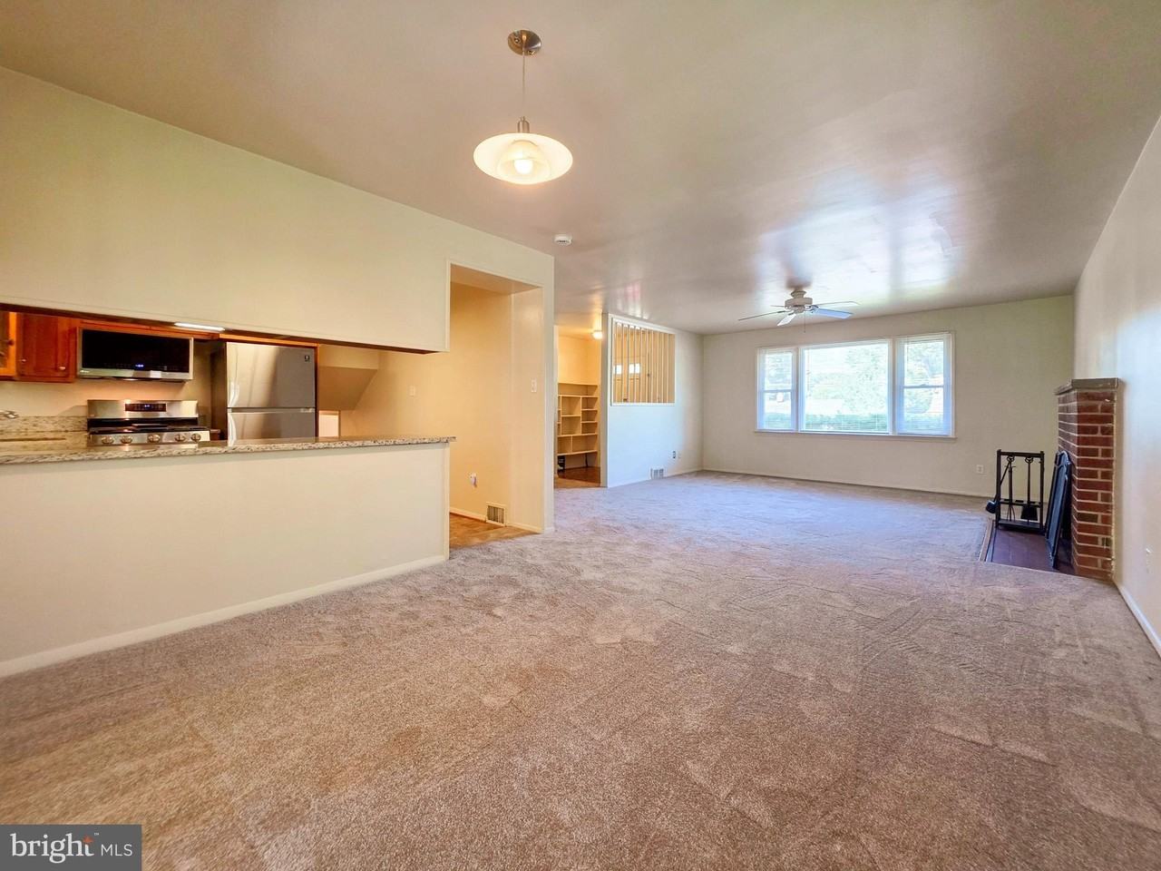 7511 Elgar St - Photo 4 of 26