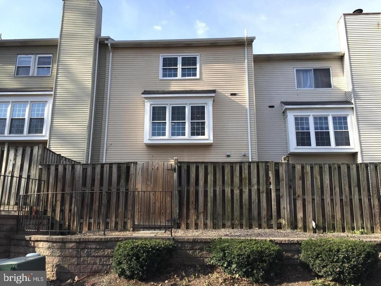 5408 Helm Ct - Photo 2 of 26