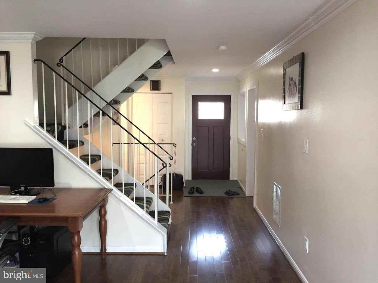 5408 Helm Ct - Photo 3 of 26
