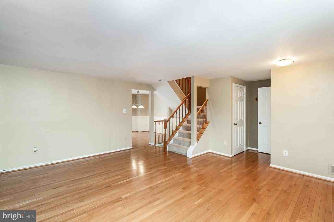 6580 Lochleigh Ct - Photo 6 of 31