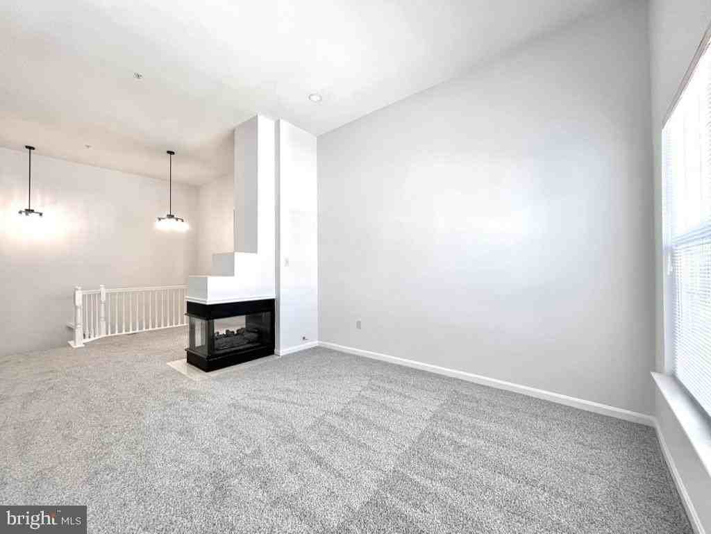 11401R Windleaf Ct #30 - Photo 4 of 15
