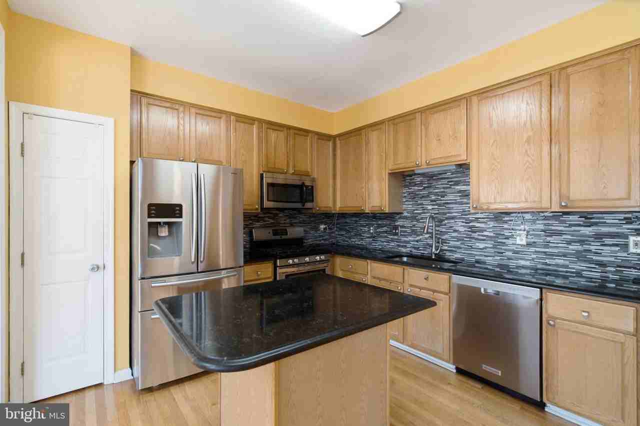 46670 Cavendish Sq - Photo 7 of 37