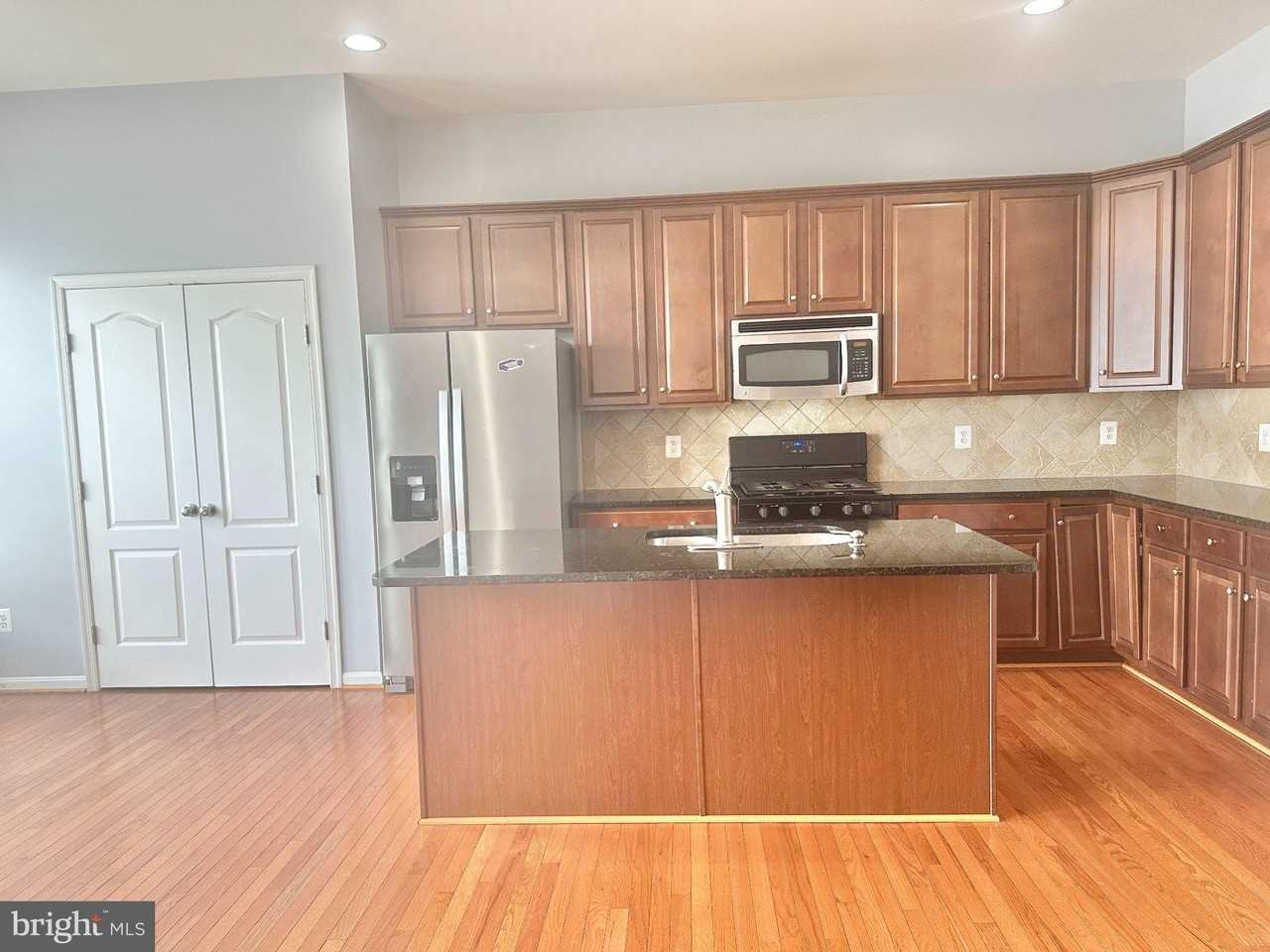 22641 Twitter Sq - Photo 4 of 31