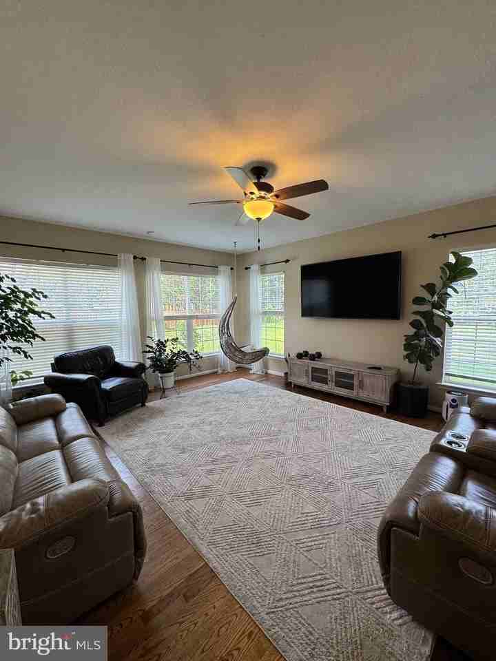 5980 Twin Branch Ct - Photo 5 of 10