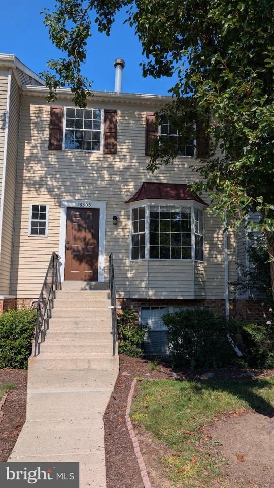 16303 Taconic Cir - Photo 2 of 50