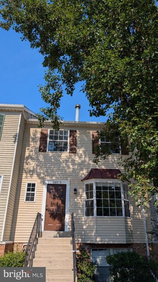 16303 Taconic Cir - Photo 3 of 50