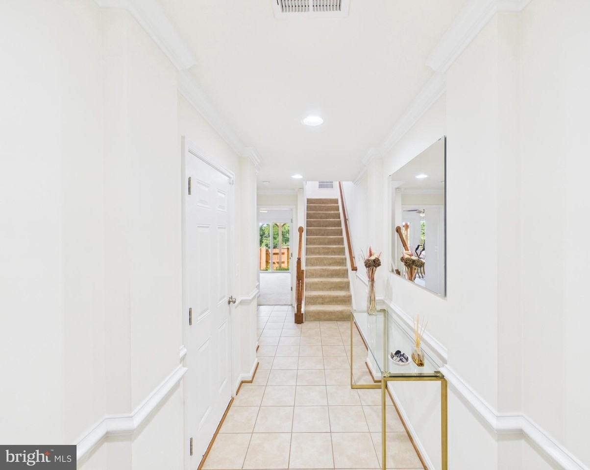 15653 John Diskin Cir - Photo 4 of 30