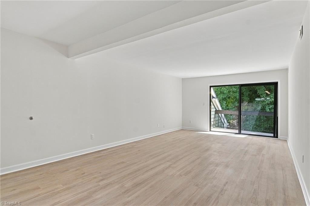 1510 Benjamin Pkwy #E - Photo 3 of 29