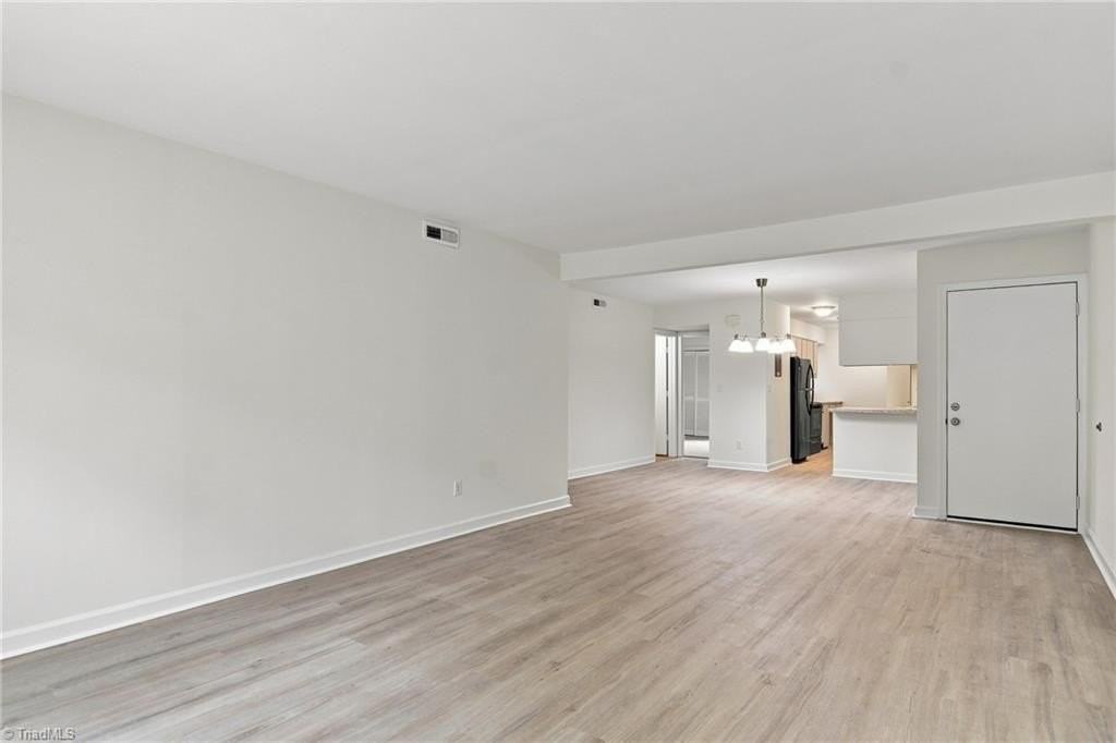 1510 Benjamin Pkwy #E - Photo 5 of 29