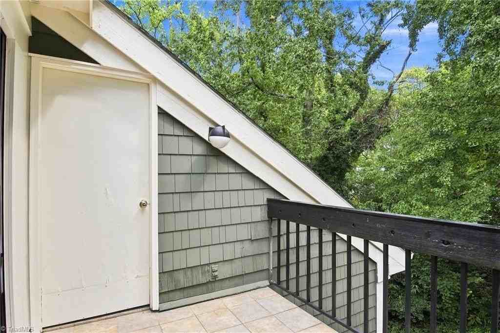 1510 Benjamin Pkwy #E - Photo 7 of 29