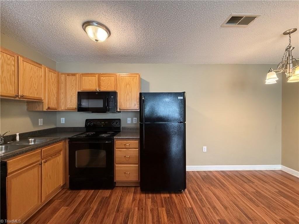 1860 Crest Hollow Dr #203 - Photo 3 of 13