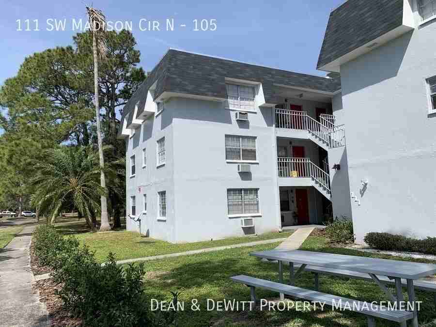 111 Sw Madison Cir N #102 - Photo 4 of 5