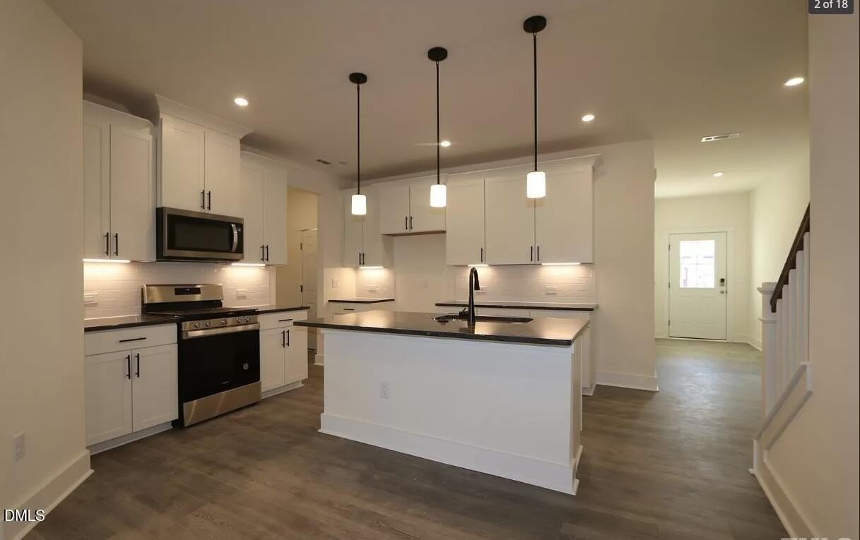 473 Autumn Rain St - Photo 5 of 25