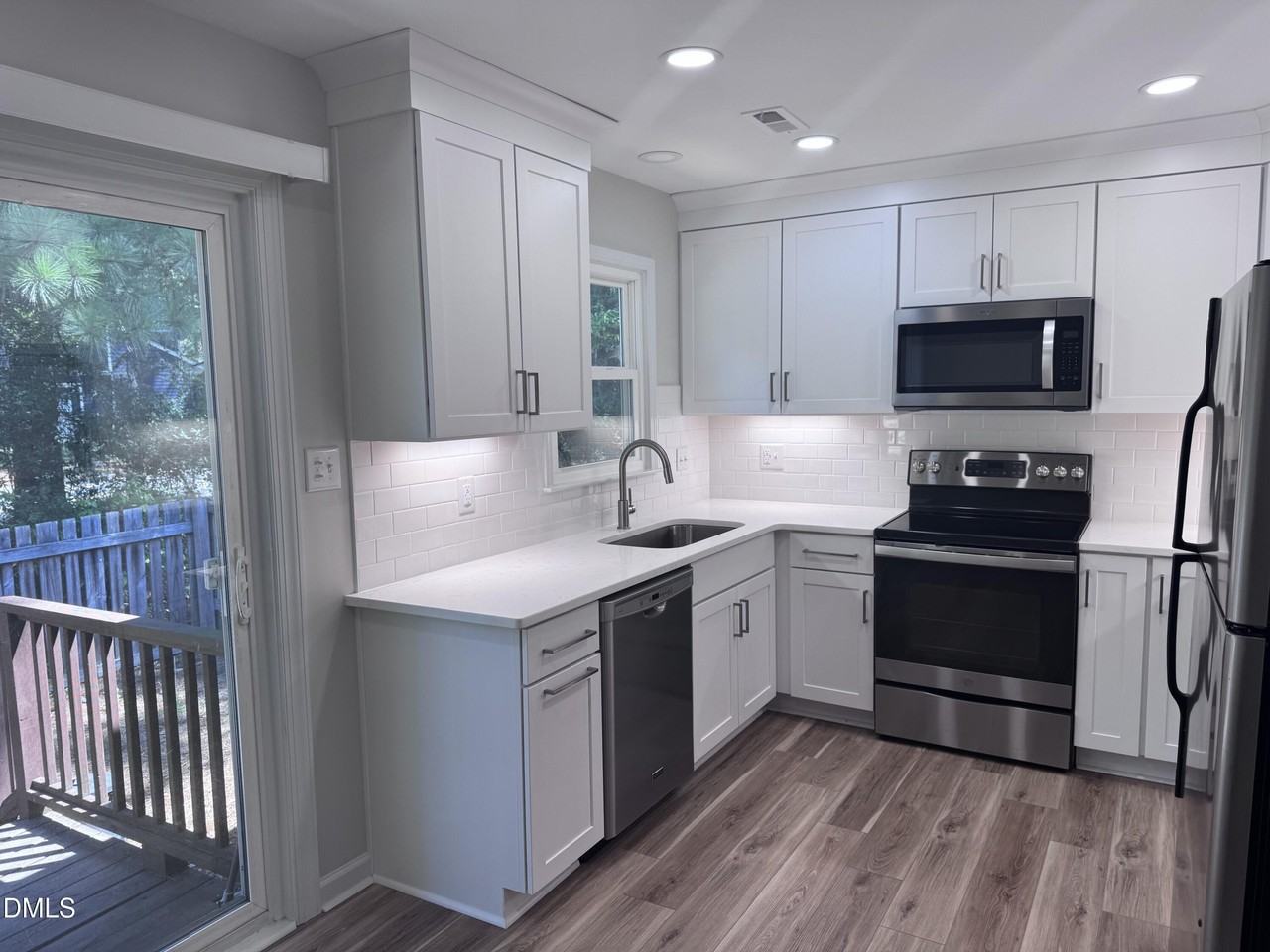102 Fifer Ct - Photo 3 of 11